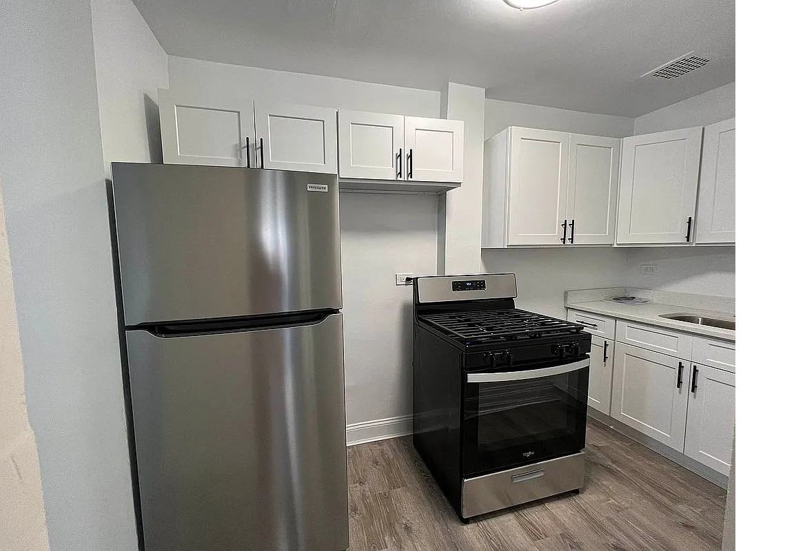 3044 29th St #1P - Photo 2 of 12