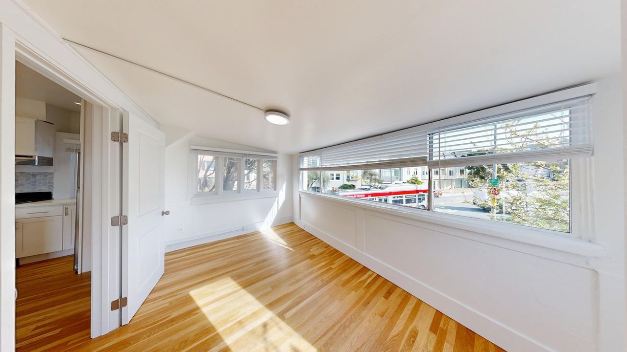 1077 Ashbury Street - Photo 7 of 12