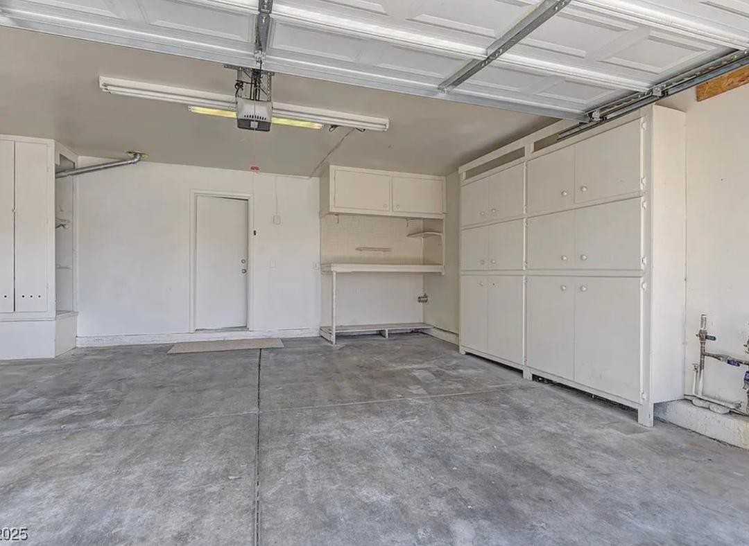 1209 Coral Isle Way - Photo 3 of 11