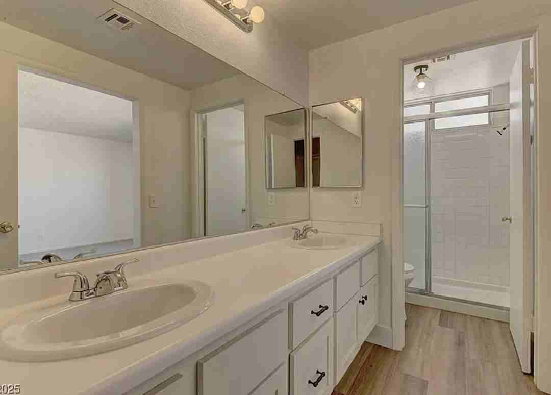 1209 Coral Isle Way - Photo 5 of 11