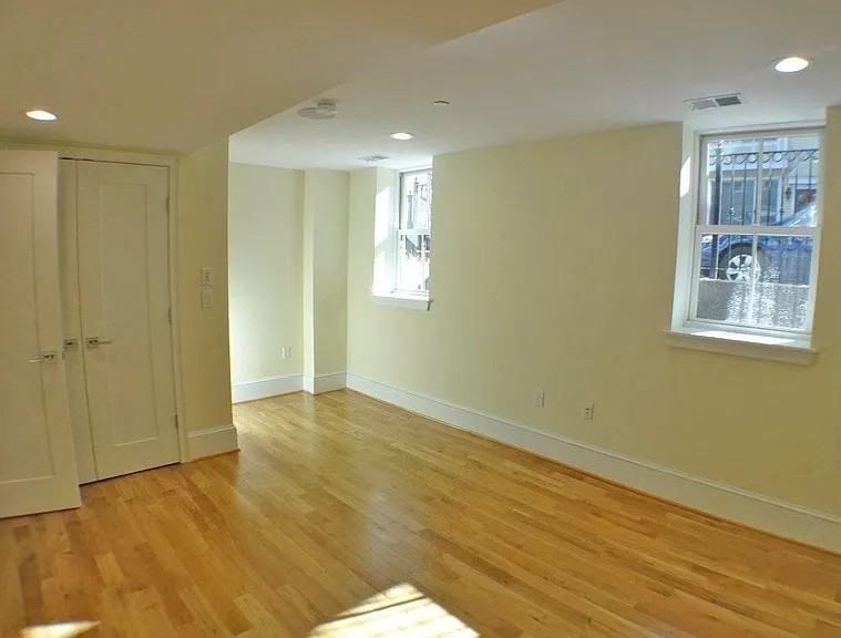 480 E 4th St #1 - Photo 4 of 8