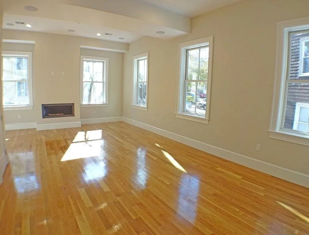 480 E 4th St #1 - Photo 5 of 8