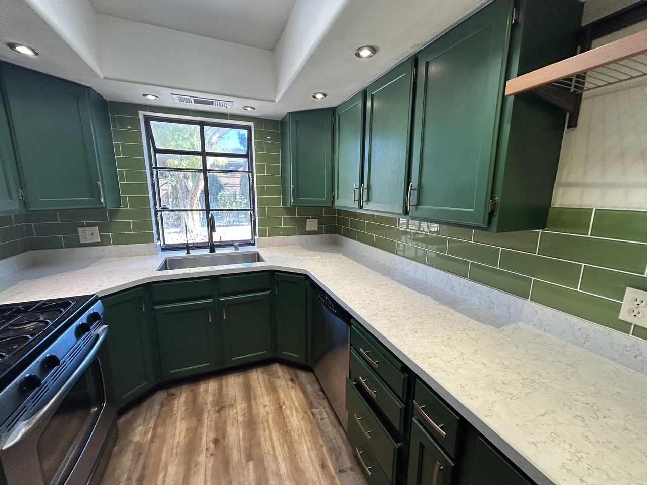 5915 Laredo St - Photo 3 of 20