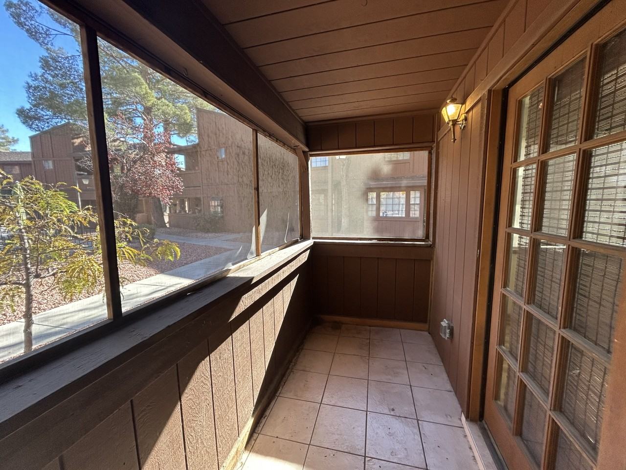 5915 Laredo St - Photo 6 of 20