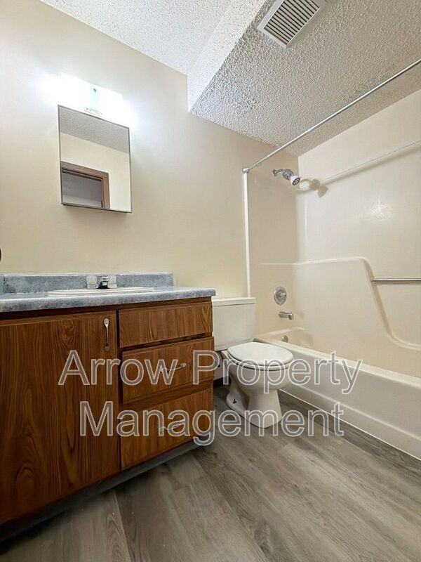 539 N 24th St #8 - Photo 7 of 11