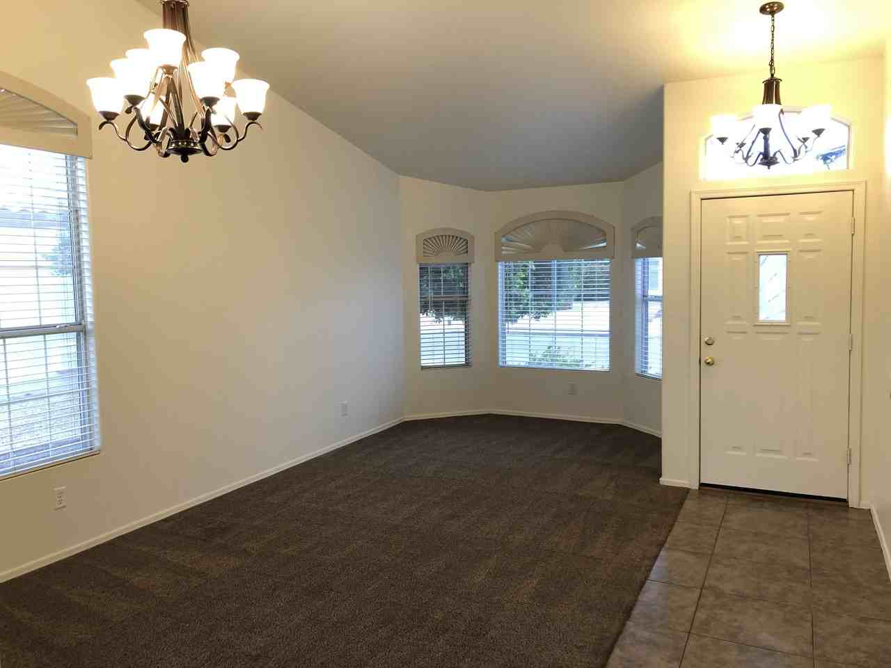 9632 W Mary Ann Dr - Photo 5 of 37