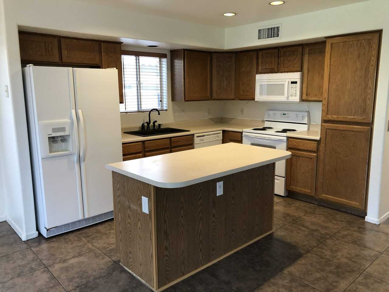 9632 W Mary Ann Dr - Photo 6 of 37