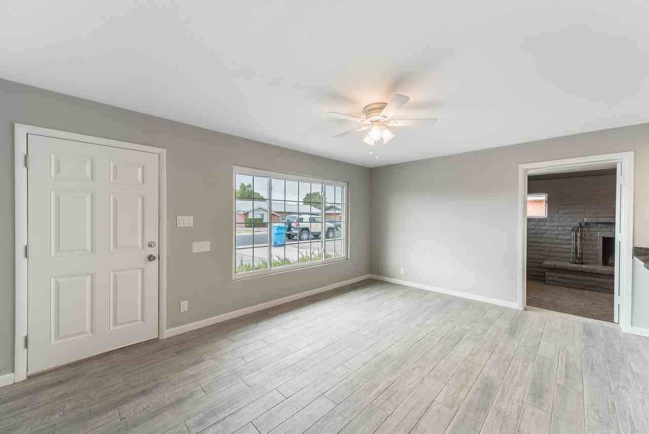 3920 W Tuckey Ln - Photo 7 of 29