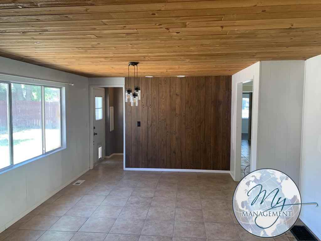 1740 Manzanita St - Photo 6 of 27