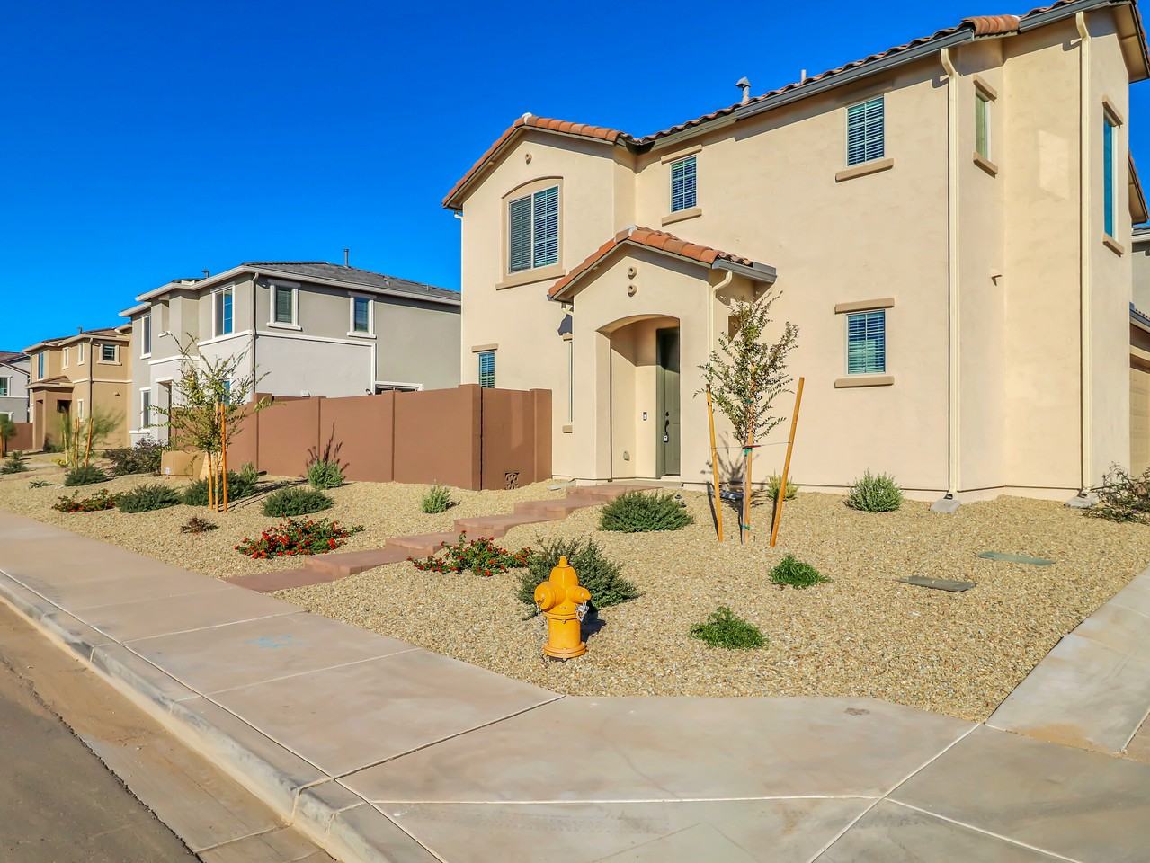 16456 W Whispering Wind Dr - Photo 2 of 35