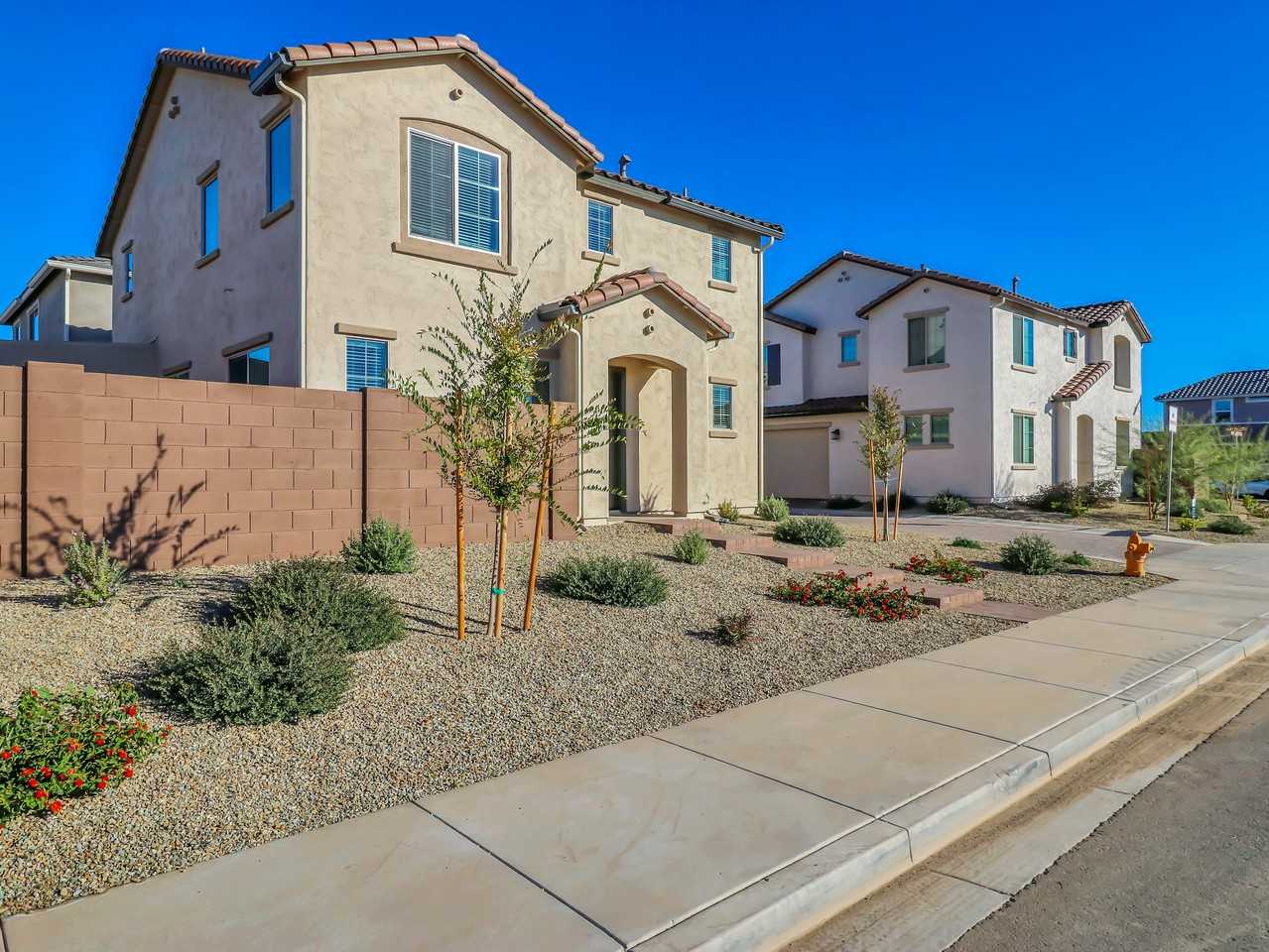 16456 W Whispering Wind Dr - Photo 3 of 35