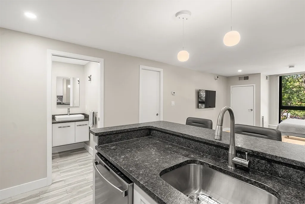 42 8th St - Photo 2 of 18