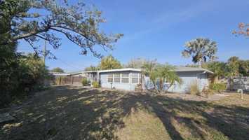 featured image of 805 E 3rd St