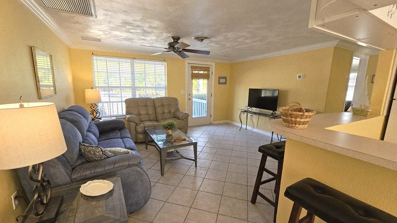 805 E 3rd St - Photo 6 of 34