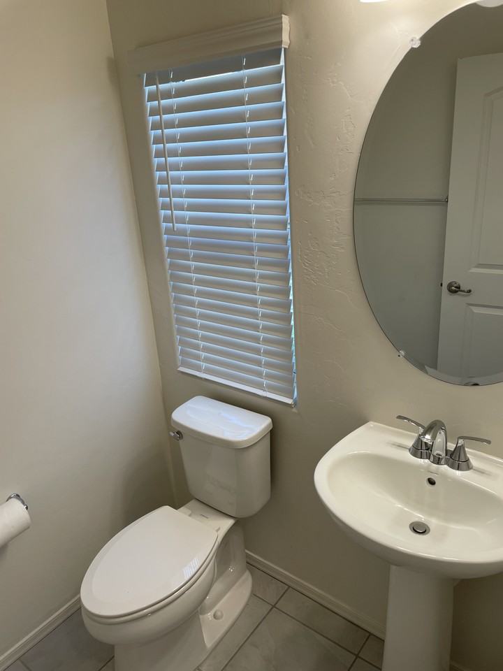 1127 E Cairn St - Photo 4 of 38