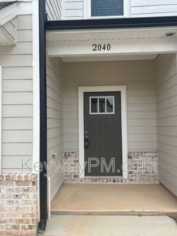 2040 Denmark Ave Se - Photo 5 of 21