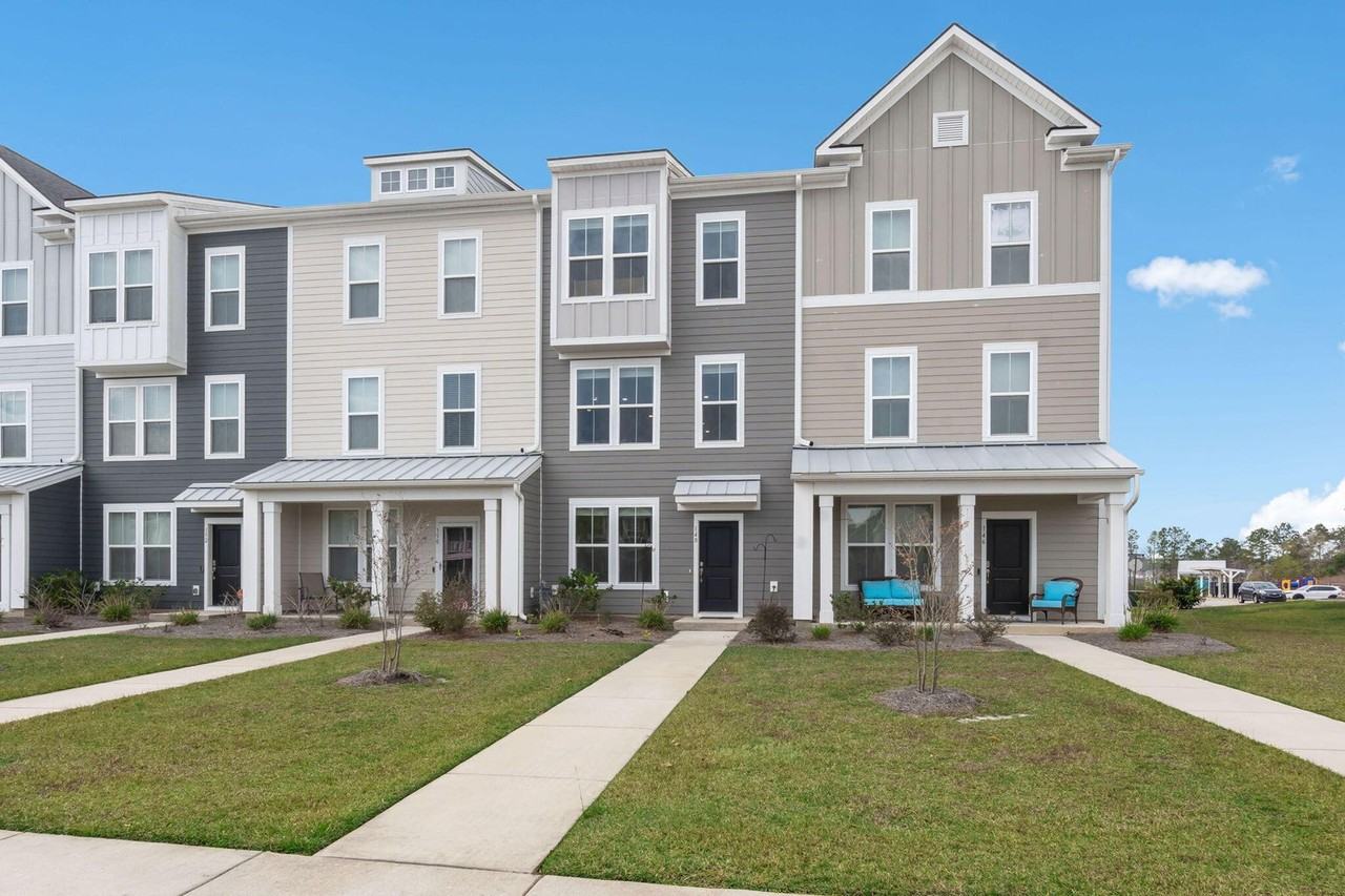 148 Yorkshire Dr - Photo 2 of 39