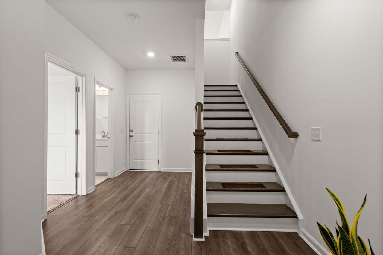 148 Yorkshire Dr - Photo 6 of 39