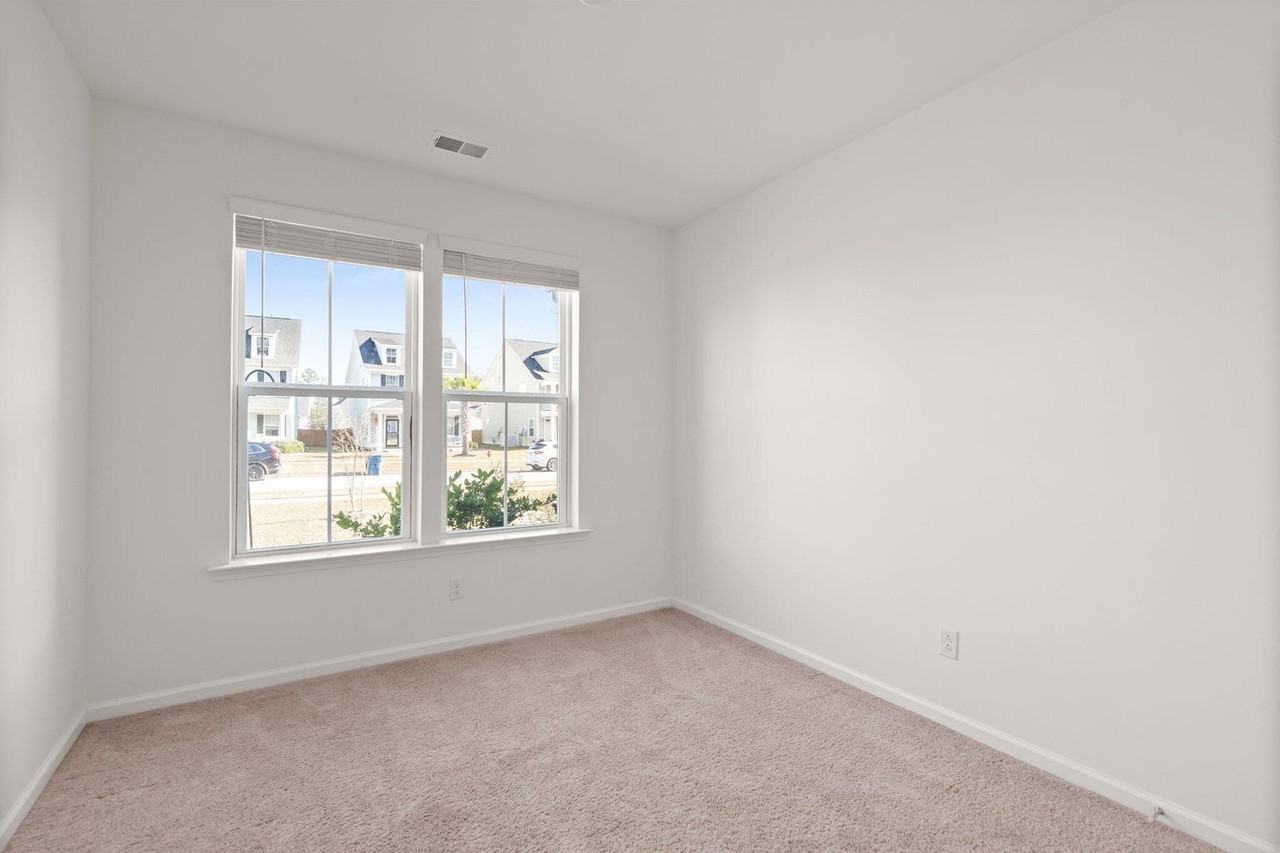 148 Yorkshire Dr - Photo 7 of 39