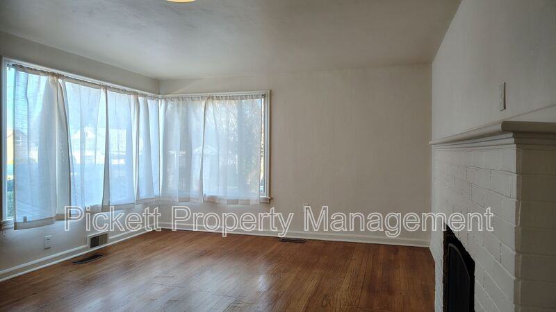 2103 N Lafayette Ave - Photo 3 of 19