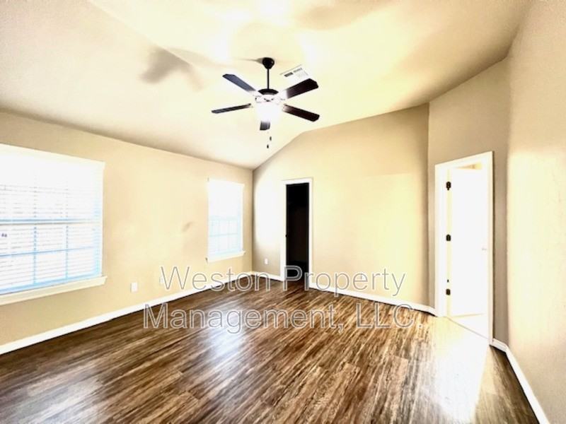 11600 Sw 10th St - Photo 3 of 16