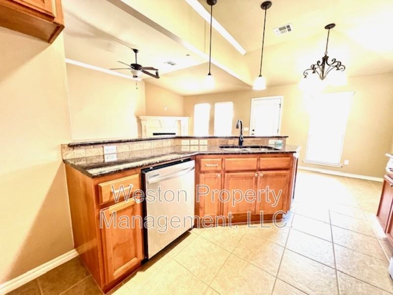 11600 Sw 10th St - Photo 6 of 16