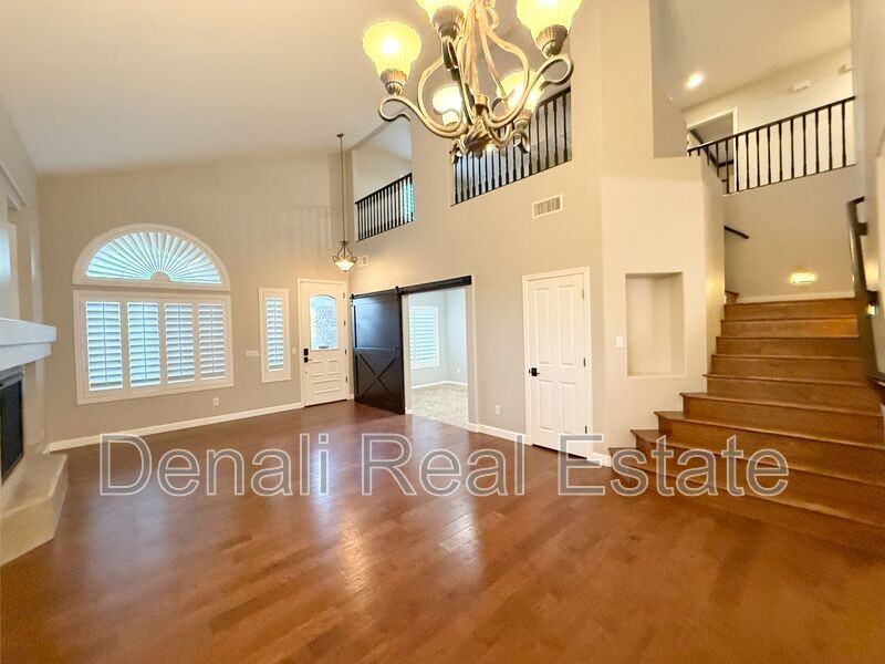 11225 E Sylvan Ave - Photo 4 of 42