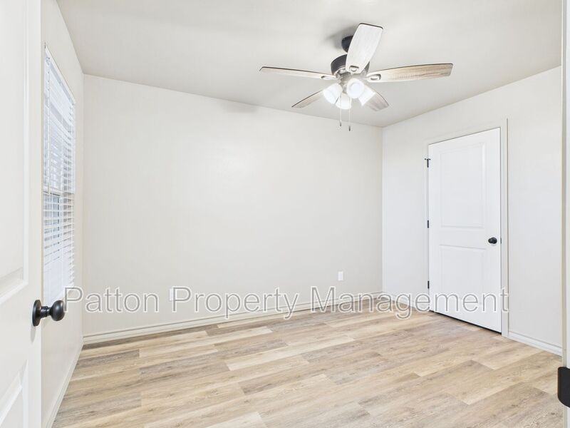 10524 Tierra Santa Drive #B - Photo 7 of 30