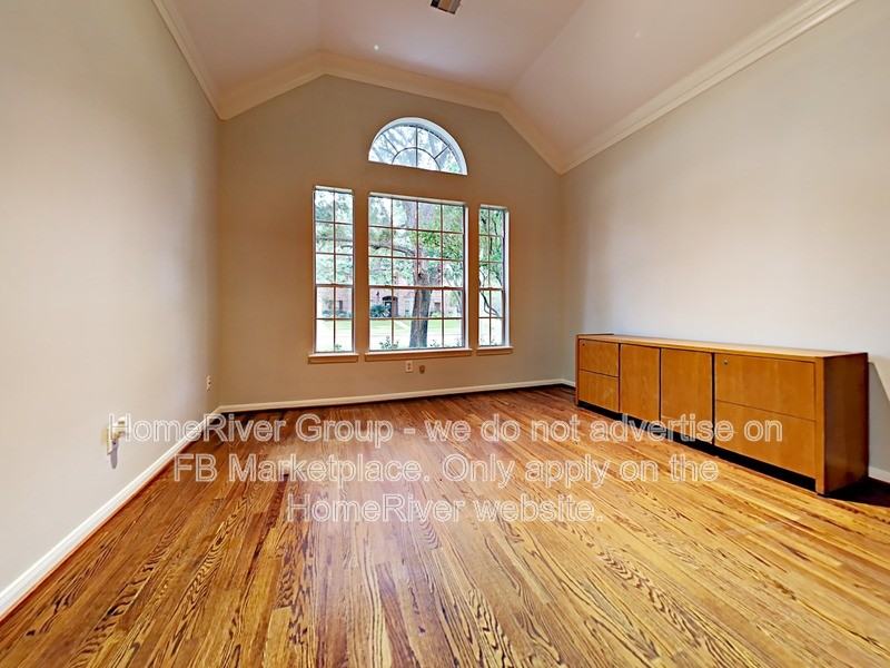 3307 Clear Water Park Dr - Photo 3 of 24