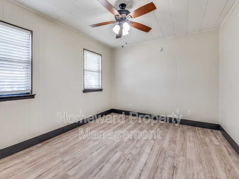 9311 Oakland Dr - Photo 6 of 13