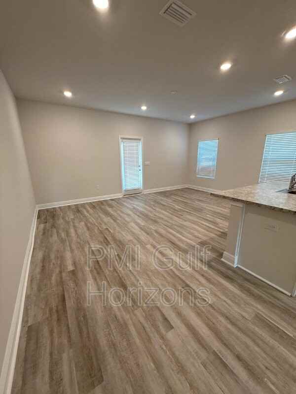 1300 Leeway Dr - Photo 4 of 8