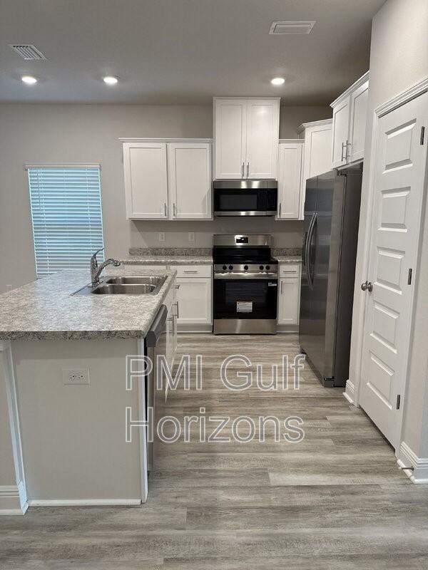 1300 Leeway Dr - Photo 5 of 8