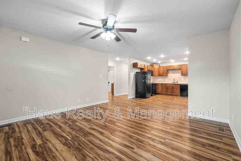 1709 Evans Rd #C - Photo 4 of 50