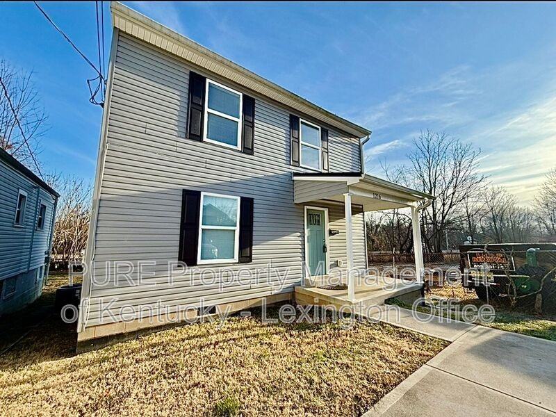 1216 Pleasant St - Photo 2 of 30