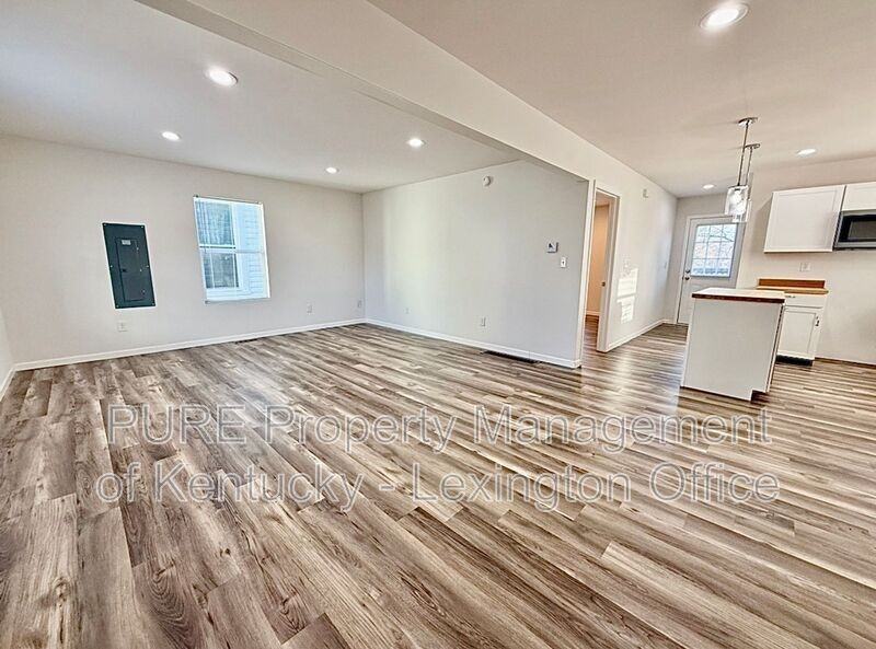 1216 Pleasant St - Photo 3 of 30