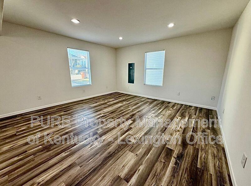 1216 Pleasant St - Photo 5 of 30