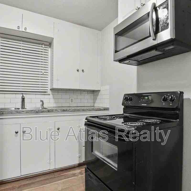 3643 Lafayette Ave - Photo 5 of 19