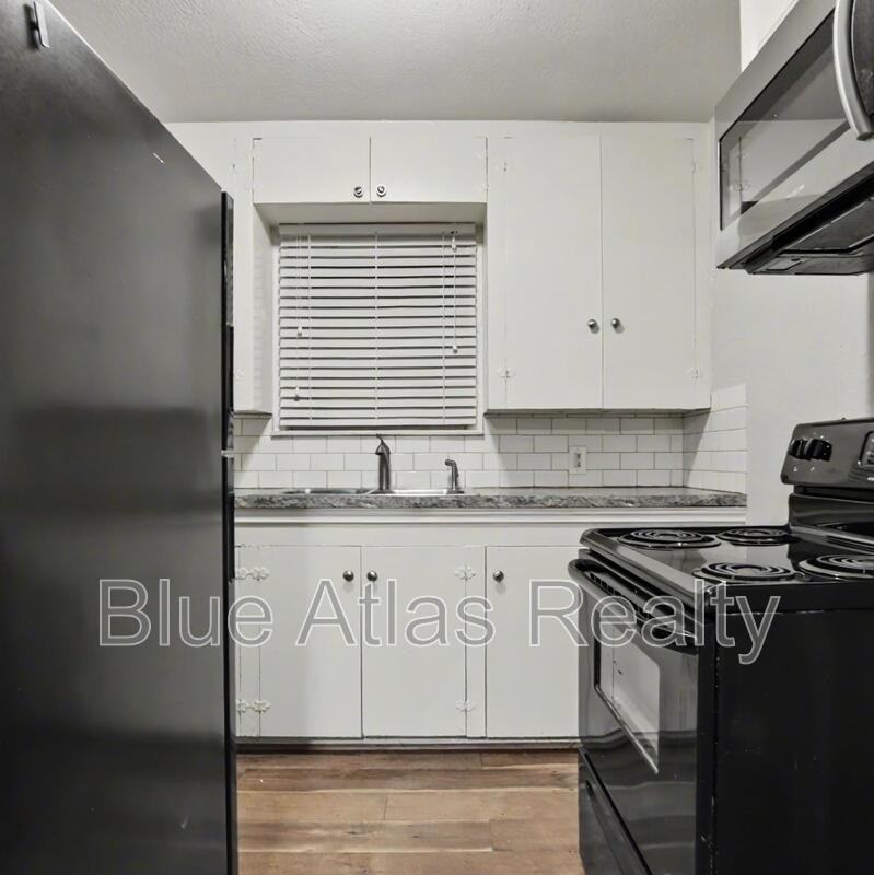 3643 Lafayette Ave - Photo 6 of 19