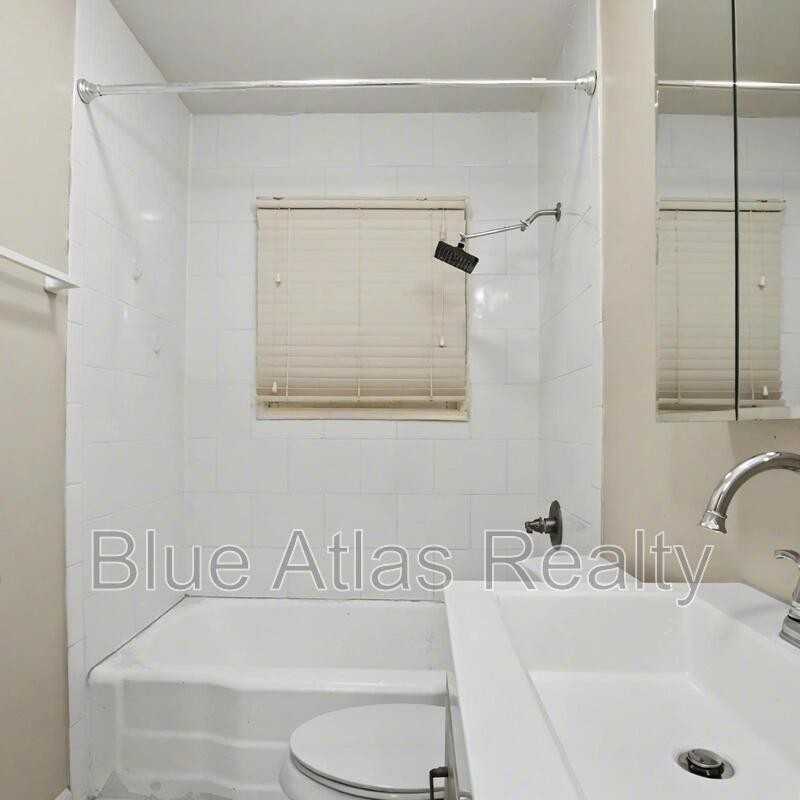 3643 Lafayette Ave - Photo 7 of 19