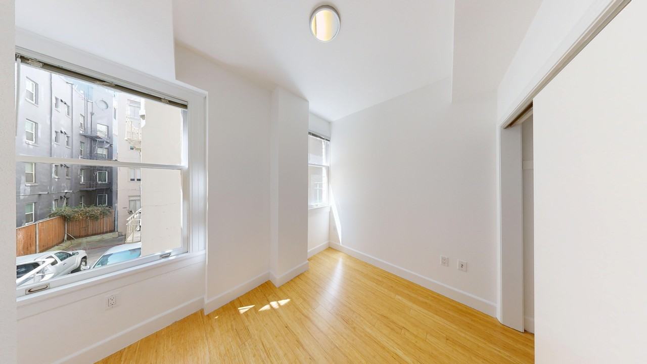 540 Leavenworth Street - Photo 5 of 50