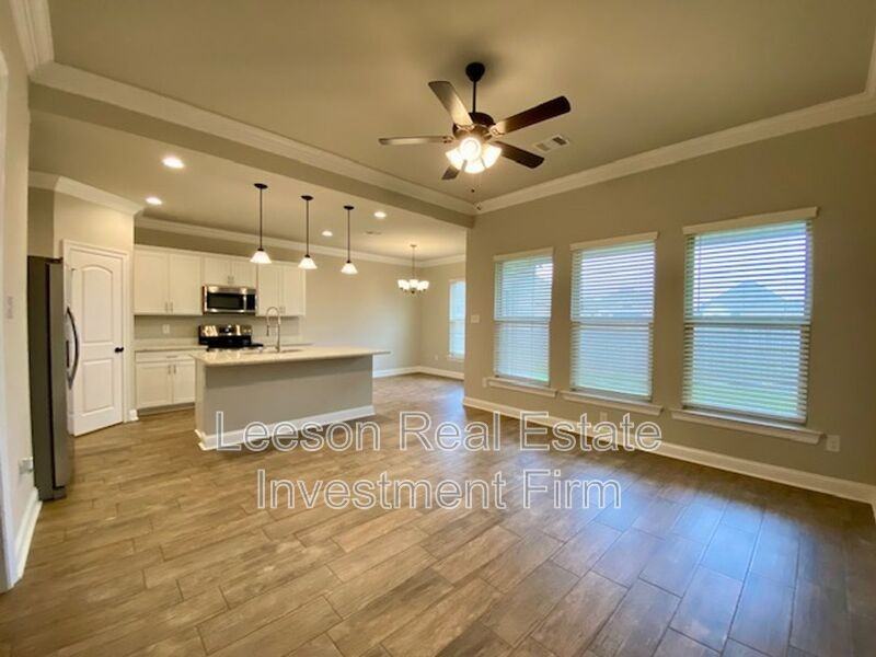 253 Berkshire Pl - Photo 3 of 21