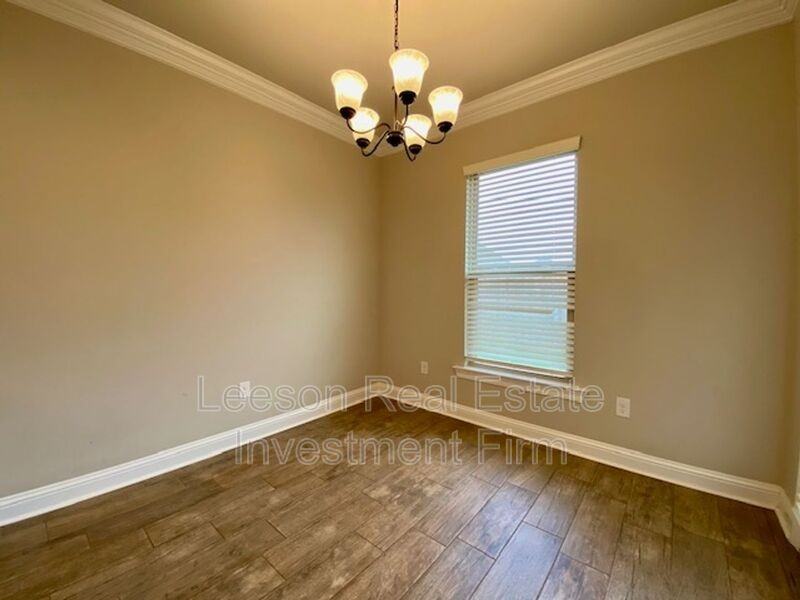 253 Berkshire Pl - Photo 6 of 21