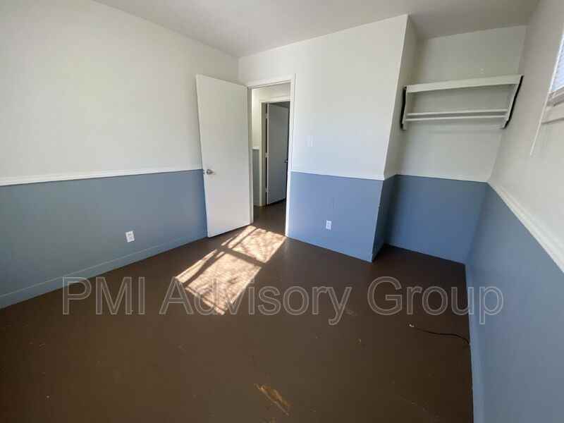 3136 Se Fremont St - Photo 2 of 14