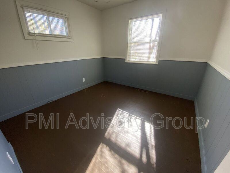 3136 Se Fremont St - Photo 3 of 14