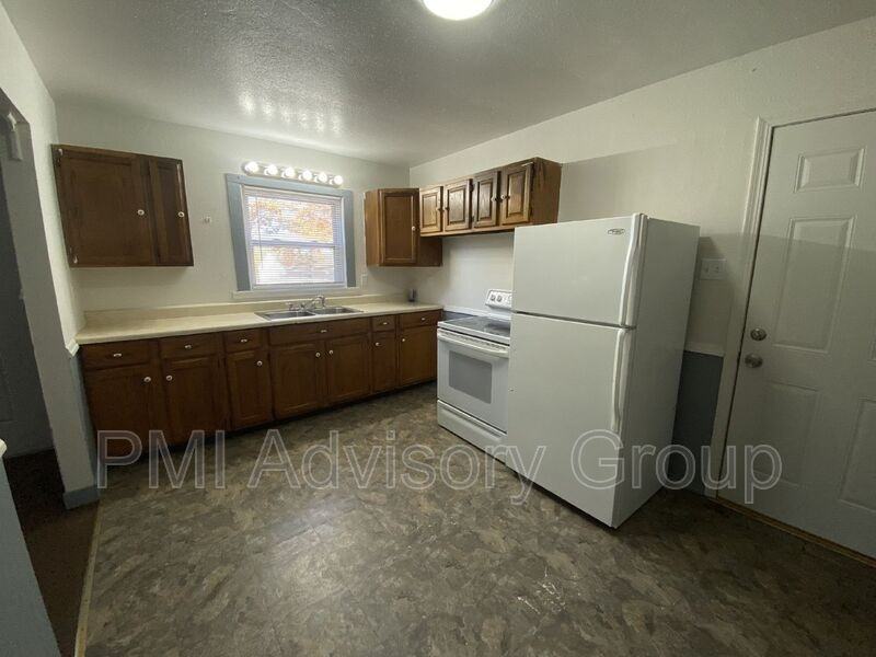 3136 Se Fremont St - Photo 7 of 14