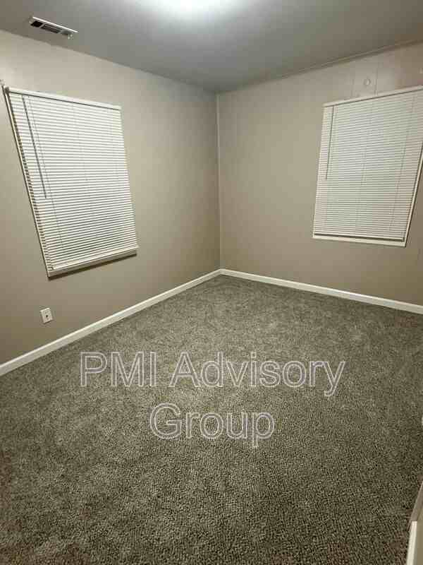 3365 Se Girard St - Photo 3 of 7