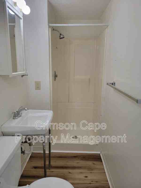 131 Pine St - Photo 7 of 16