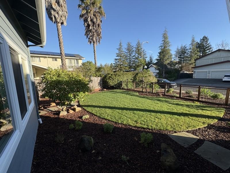 5705 Davis Cir - Photo 2 of 33