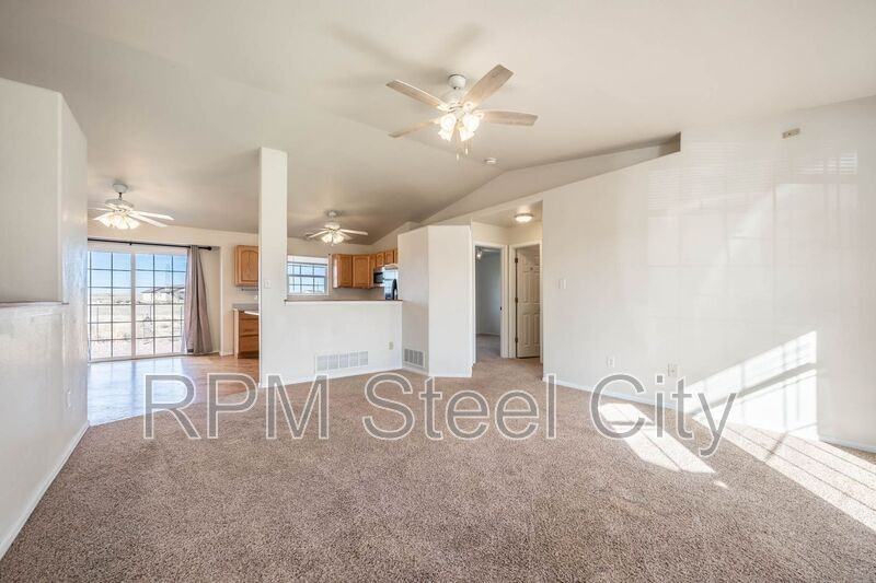 265 N Paramount Ln - Photo 4 of 37