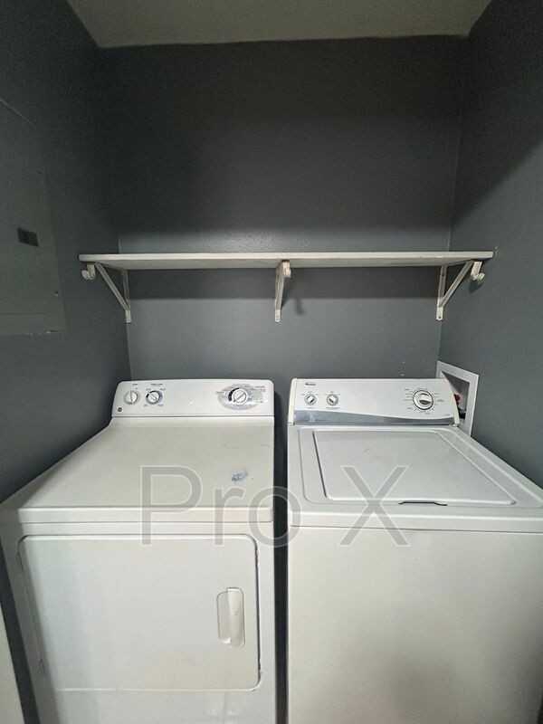 1605 Juniper Cir - Photo 7 of 15